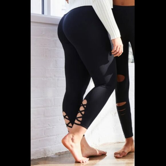 aerie crisscross ankle cropped leggings black size XS - Picture 1 of 14